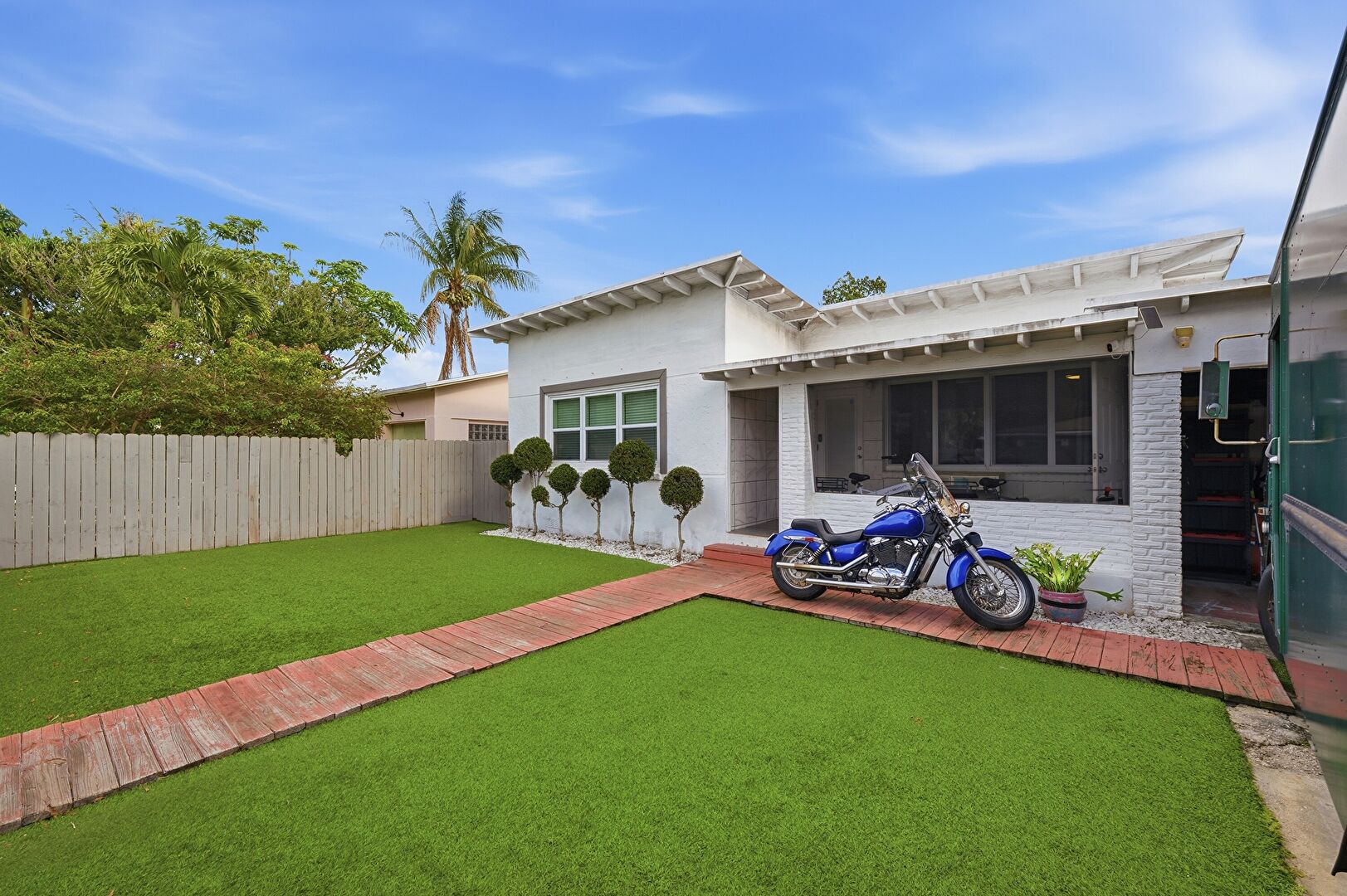 Property Exterior at 516 Southwest 15th Street, Fort Lauderdale, FL 33315, listed by Alex Simpson