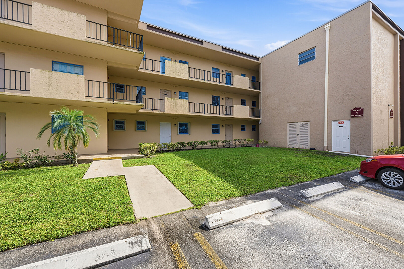 Property Exterior at 200 Ashbury Road #106, #106, Hollywood, FL 33021, listed by Courtney Ortiz