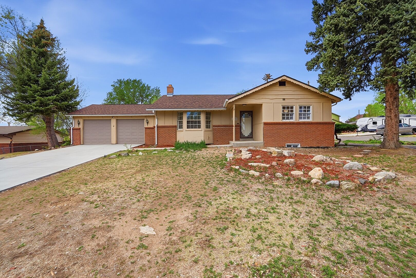 Front at 6495 Field Street, Arvada, CO 80004, listed by Debra Graves