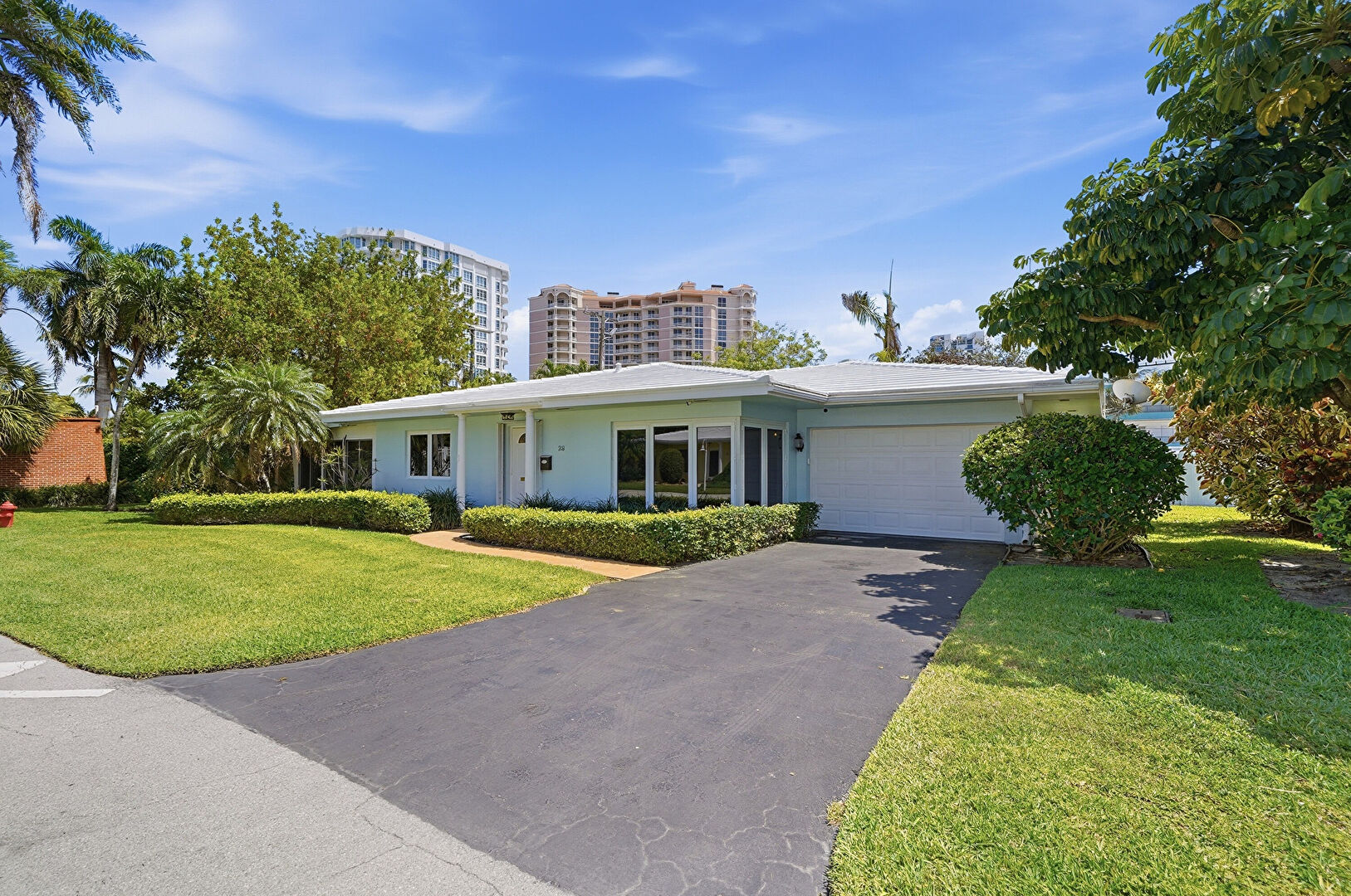 Front at 1431 South Ocean Boulevard #28, Lauderdale By The Sea, FL 33062, listed by Paul Stanovich