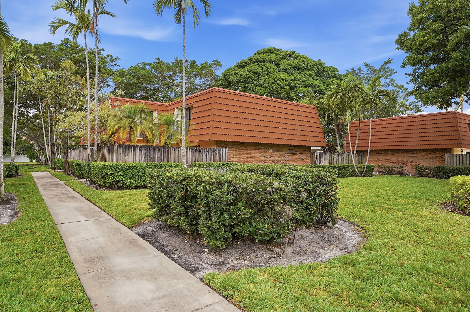 Front at 9972 nw 6 ct, Plantation, FL 33324, listed by Matt Smith