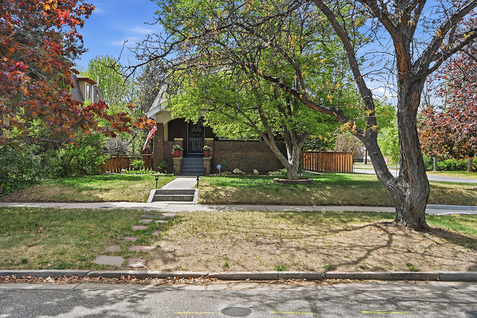 Front at 2001 South Fillmore Street, Denver, CO 80210, listed by Darin Underwood