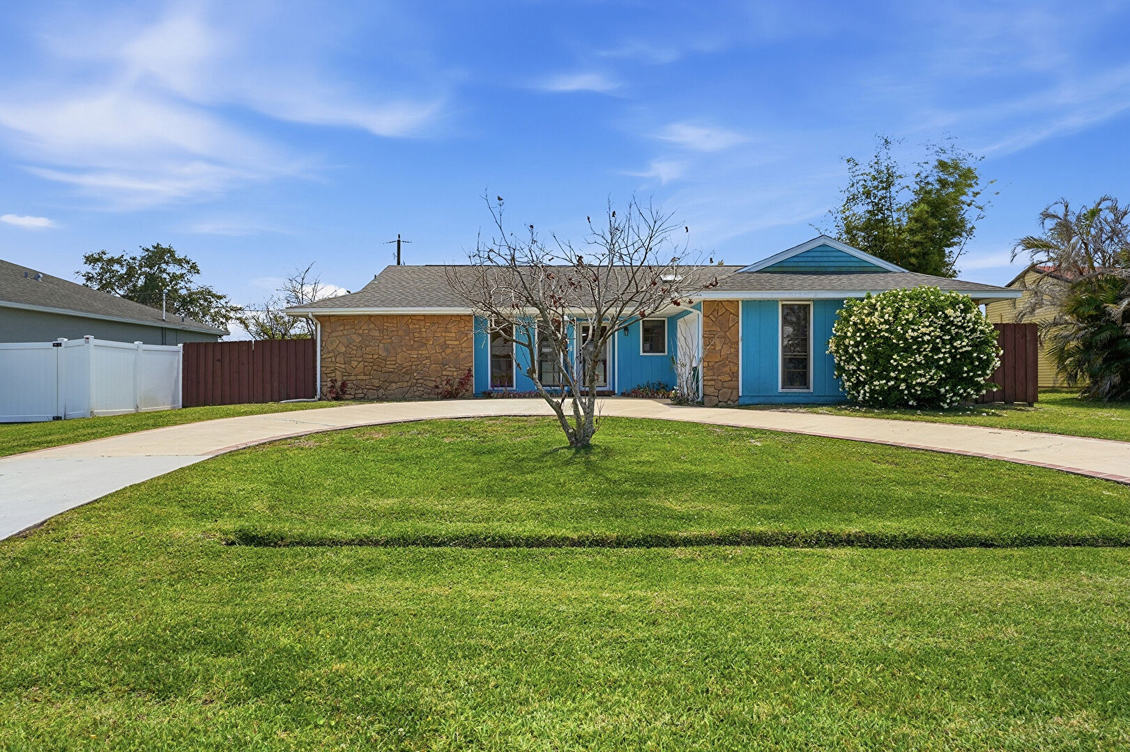 Front at 814 Southeast Celtic Avenue, Port St. Lucie, FL 34983, listed by Jason M Coley