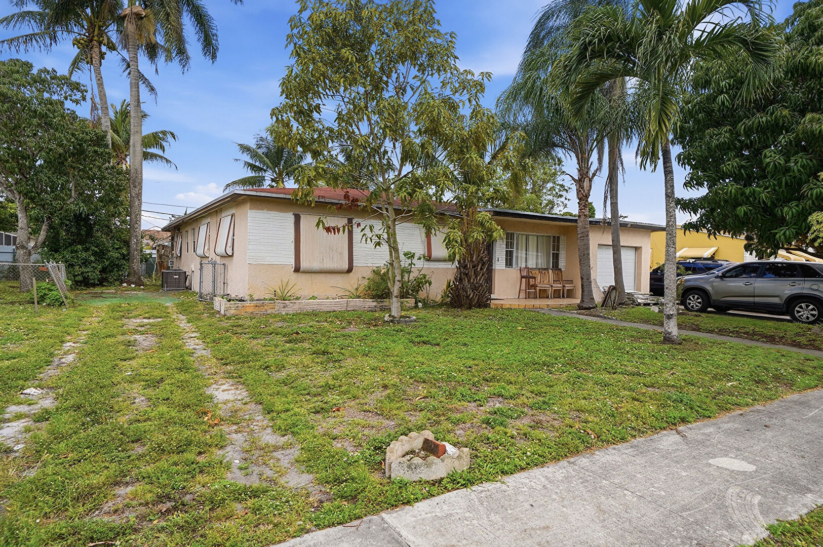 Front at 2130 Southwest 67th Avenue unit a, Efficiency, Miramar, FL 33023, listed by Donna Louis