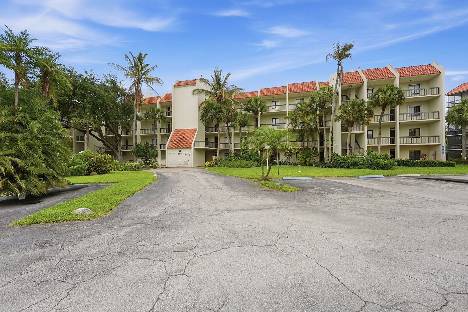 Front at 3050 Presidential Way, 403, West Palm Beach, FL 33401, listed by Ryan Jennings