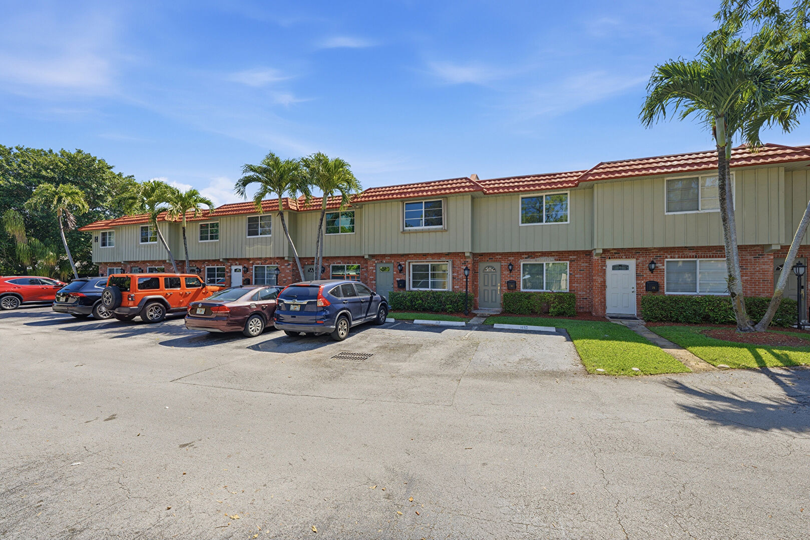 Front at 67 Northeast 20th Court, bld h, Wilton Manors, FL 33305, listed by Jordan Nitto