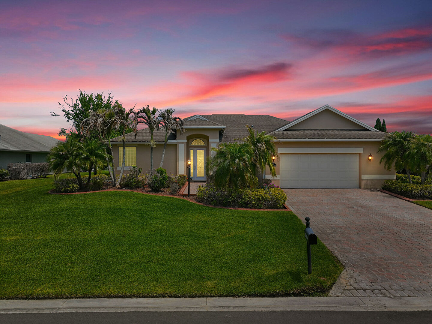 Front at 1215 Southlakes Way Southwest, Vero Beach, FL 32968, listed by Jason M Coley