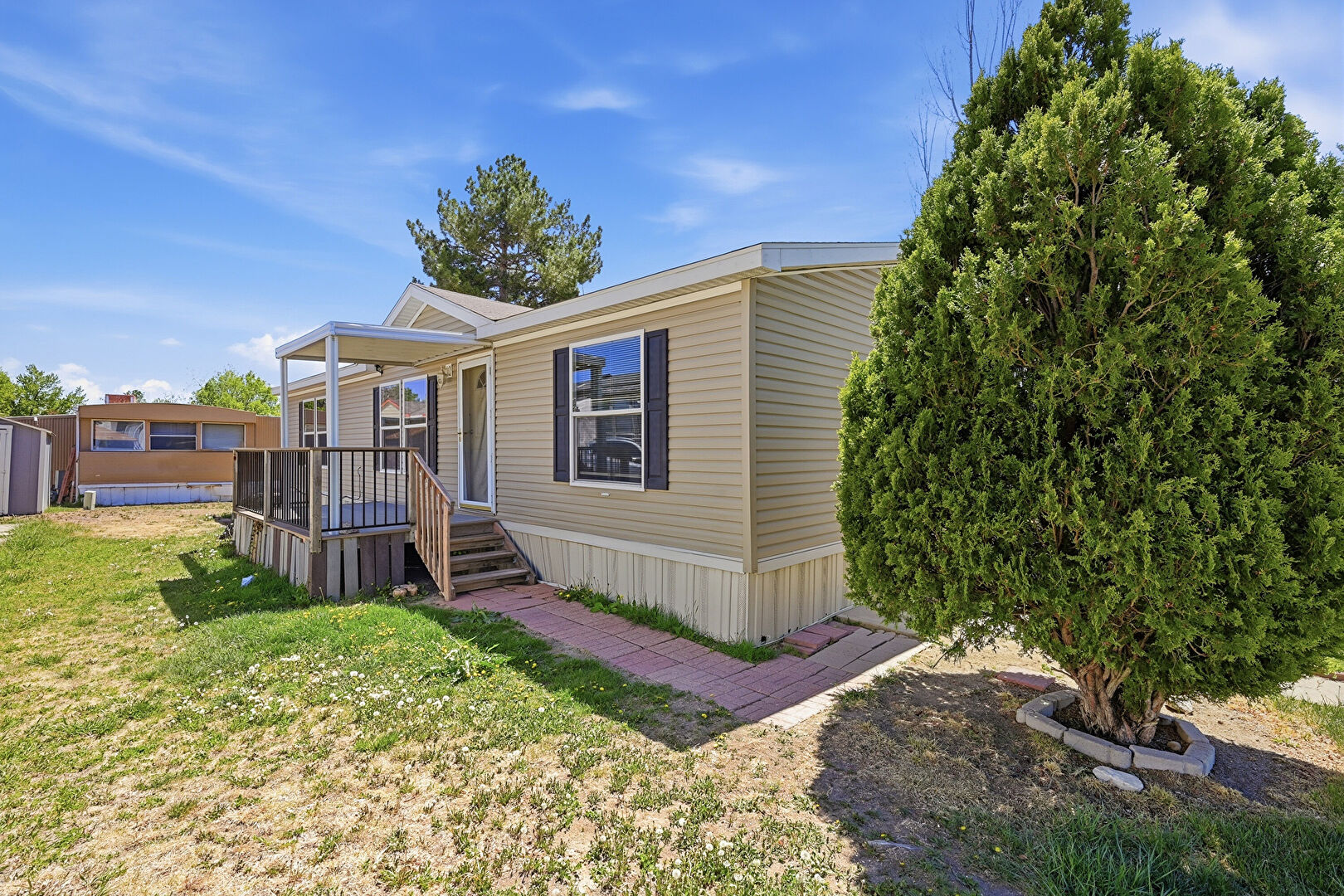Front at 2100 West 100th Avenue, #520, Thornton, CO 80260, listed by Chrissa Hartle