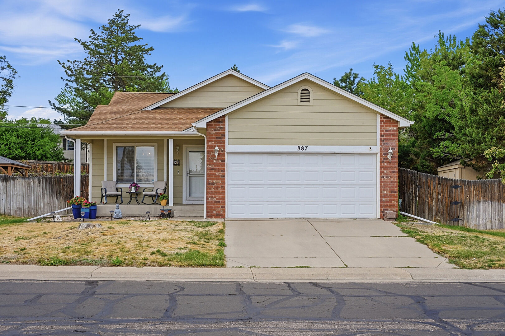 Front yard view at 887 West 96th Avenue, Thornton, CO 80260, listed by Amy Freeman, MLS ID: 8613392