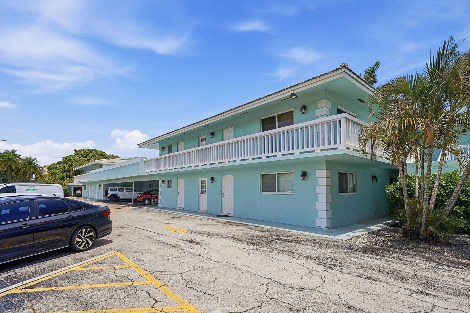 Front at 322 North Federal Highway, 139, Deerfield Beach, FL 33441, listed by Laura Sanders