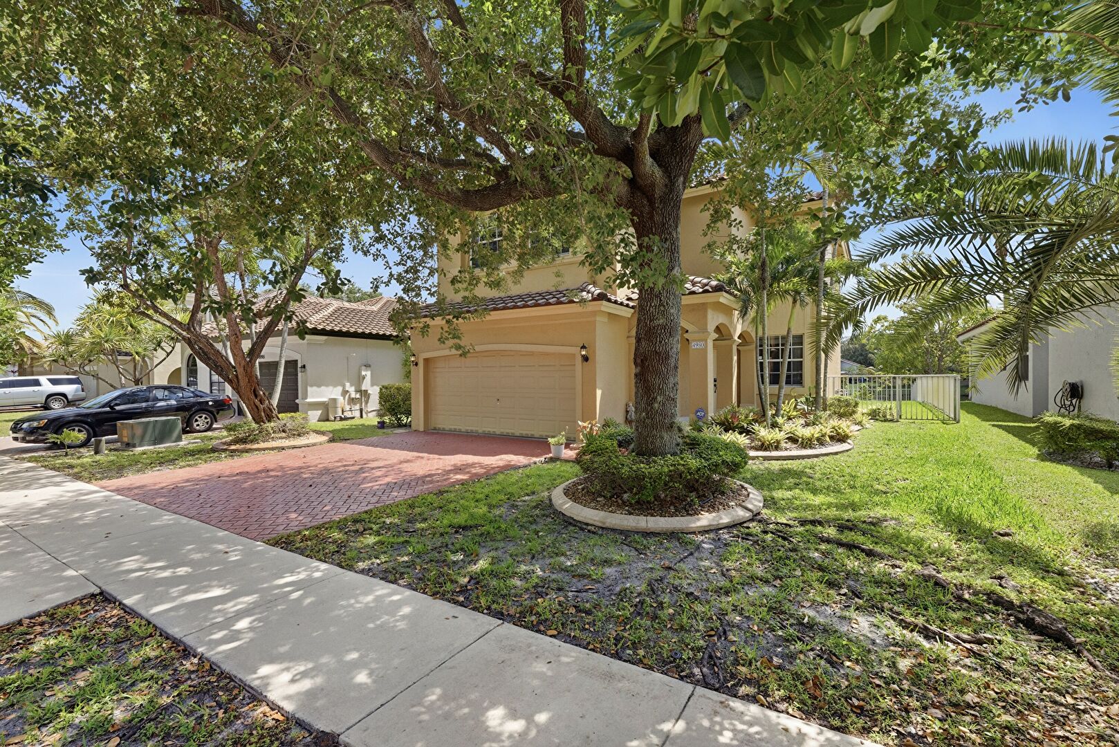 Front at 4980 Southwest 137th Terrace, Miramar, FL 33027, listed by Malaqui Geibel