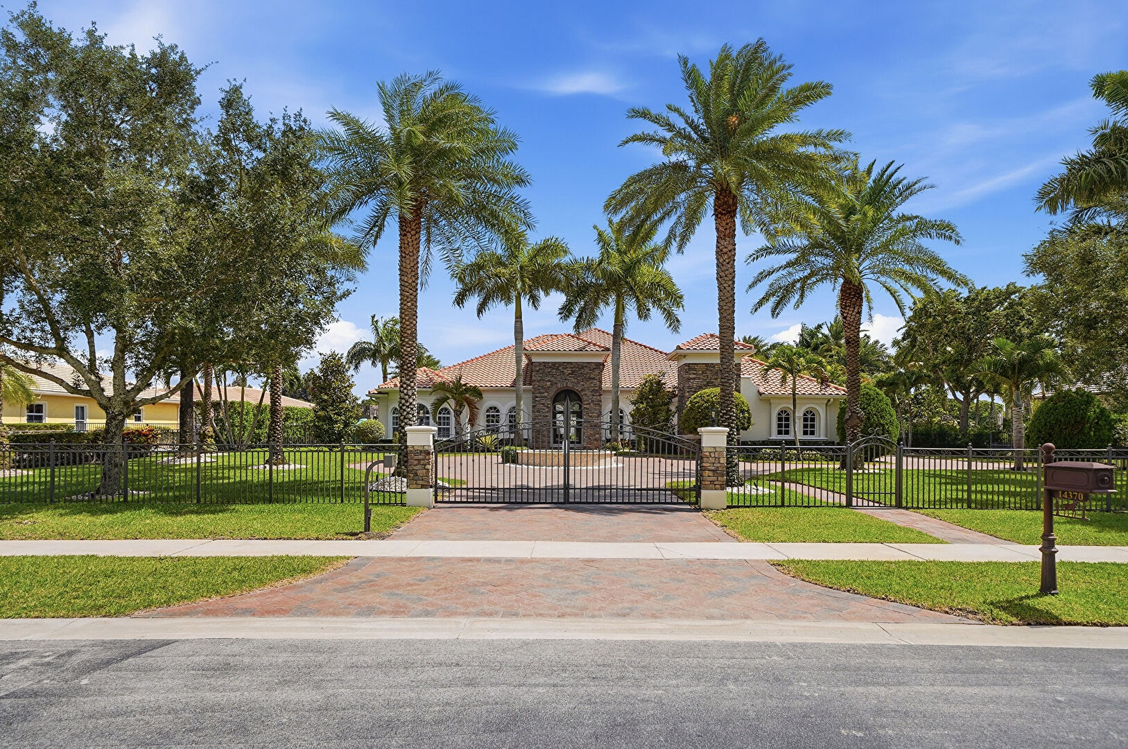 Front at 14370 Jockey Circle N, Davie, FL 33330, listed by Maria Travieso, MLS ID: A12009002