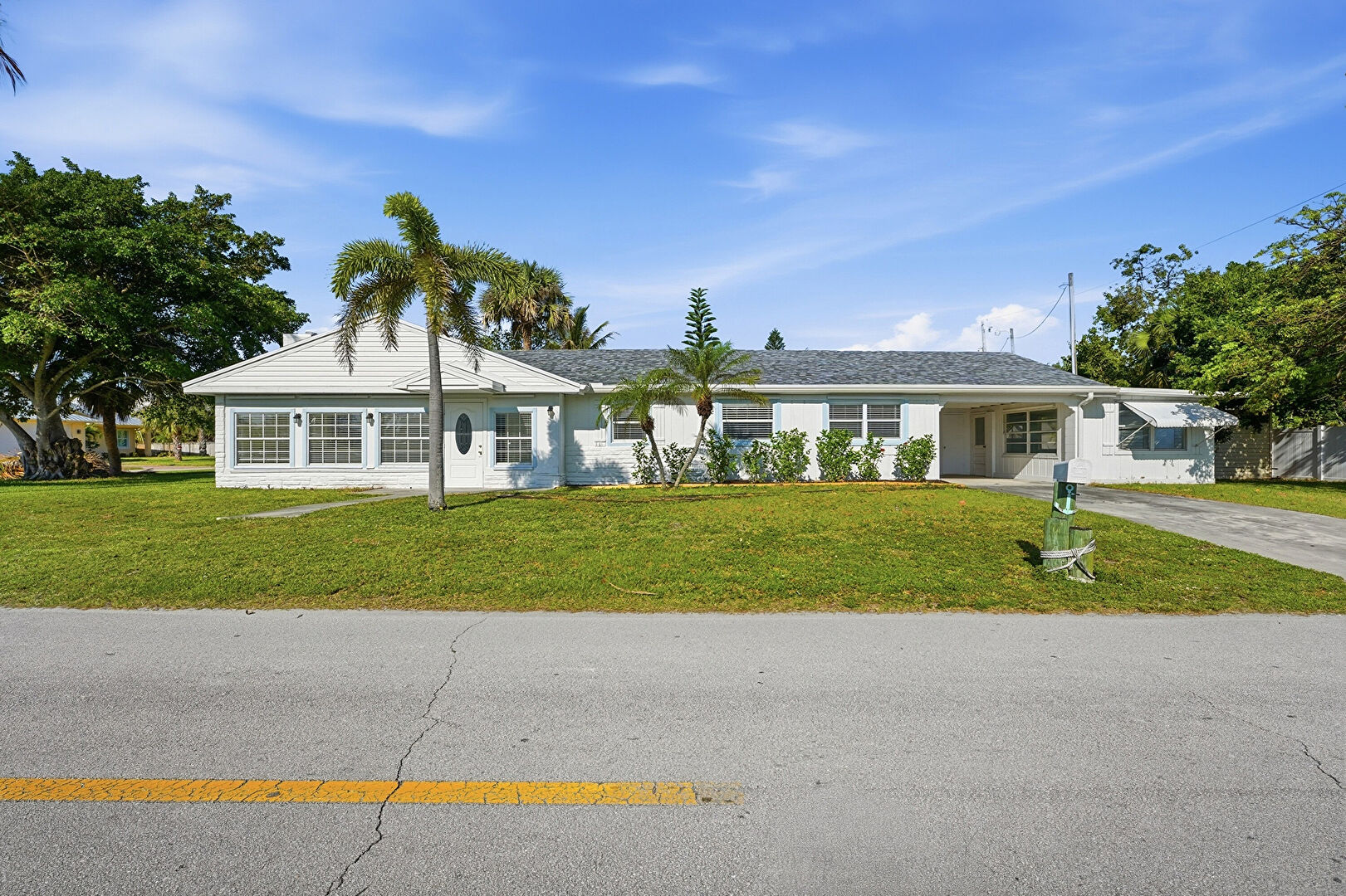 Front at 107 Fernandina Street, Fort Pierce, FL 34949, listed by Earhard (Dean) Chung