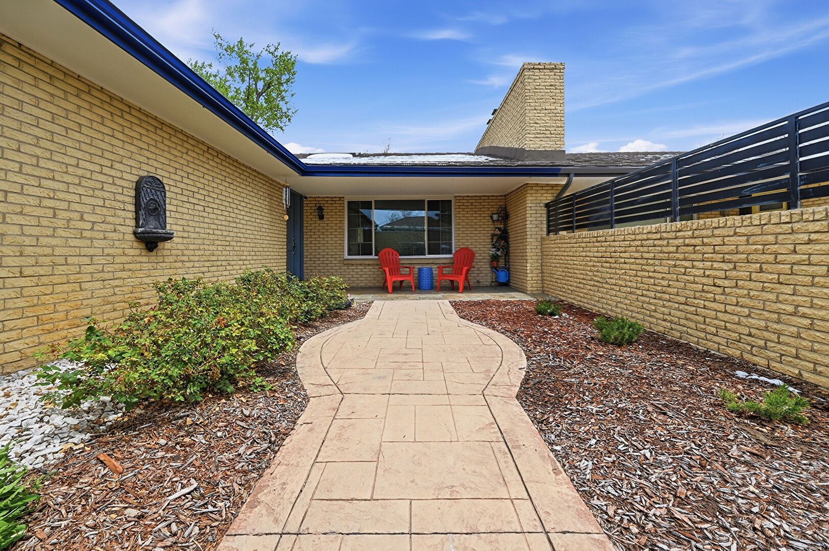 Exterior Entry at 6651 e ithaca place, Denver, CO 80237, listed by Asia Kuskowska