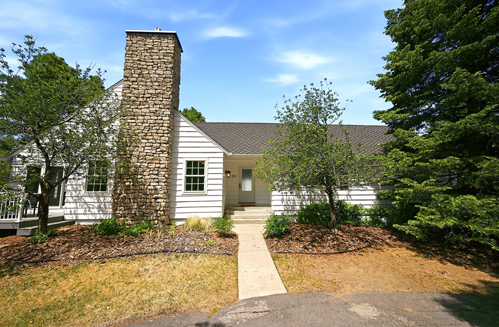 Front at 4675 S yosemite Street. #219, Denver, CO 80237, listed by Kristen Spagnoletti