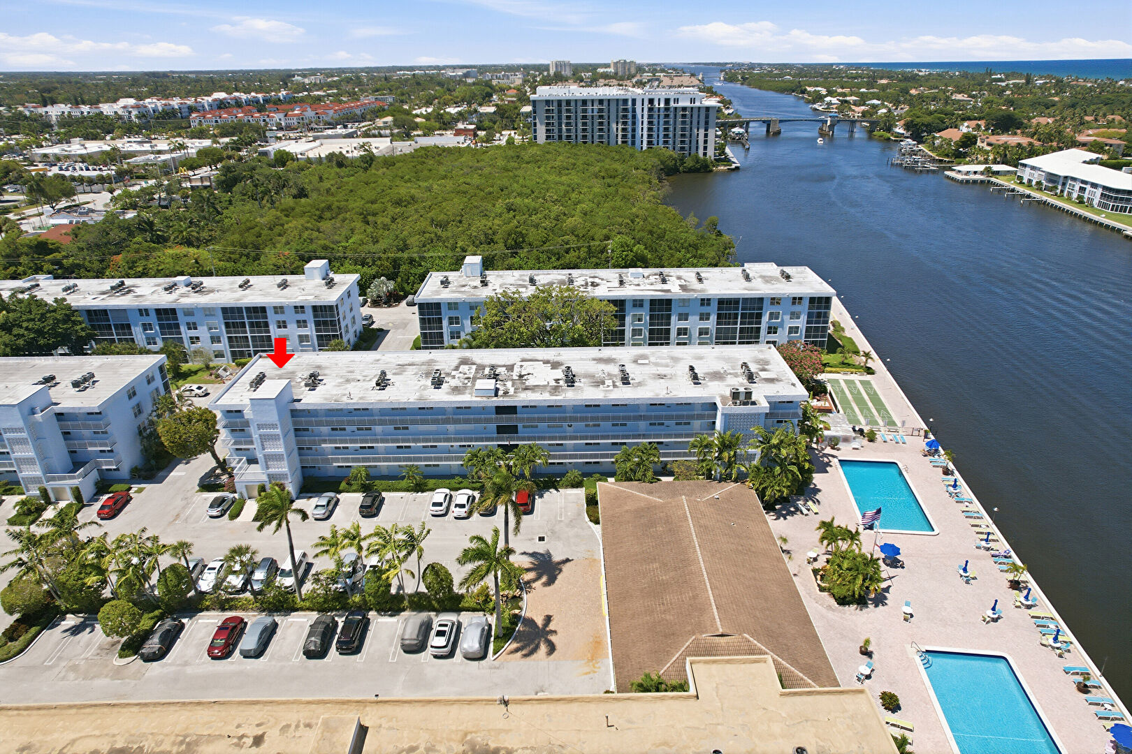Front at 2008 South Federal Highway, Building C, Unit 101, Boynton Beach, FL 33435, listed by Michael Topow