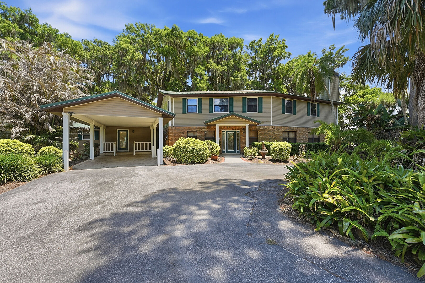 Front at 200 Windy Point Road, Lake Placid, FL 33852, listed by Fan Tjong (August) Wong, MLS ID: B26031196