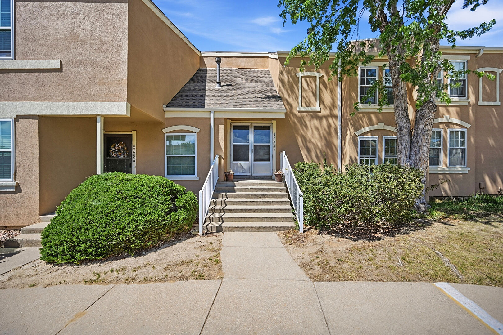 Front at 2888 S Ursula Street, Aurora, CO 80011, listed by Peter Pasque
