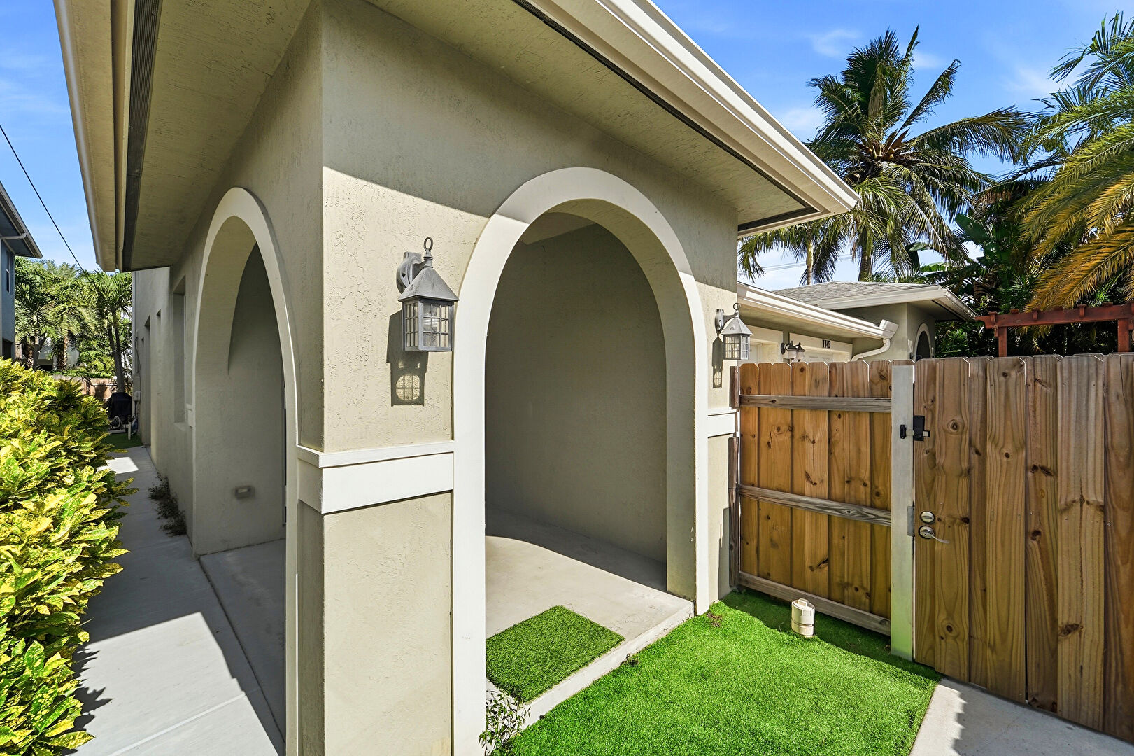 Exterior Entry at 1141 Northeast 3rd Avenue, Fort Lauderdale, FL 33304, listed by Amanda Gottlieb