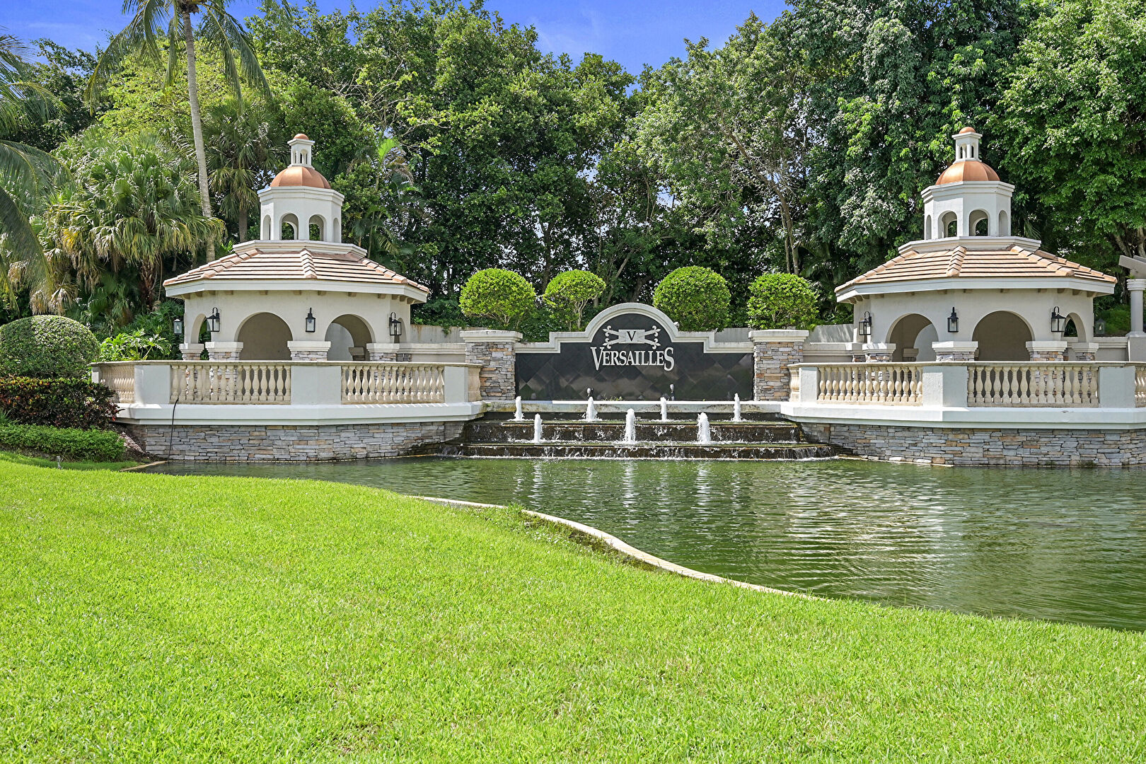 Community at 10340 Trianon Place, Wellington, FL 33449, listed by Ravi Mohanka