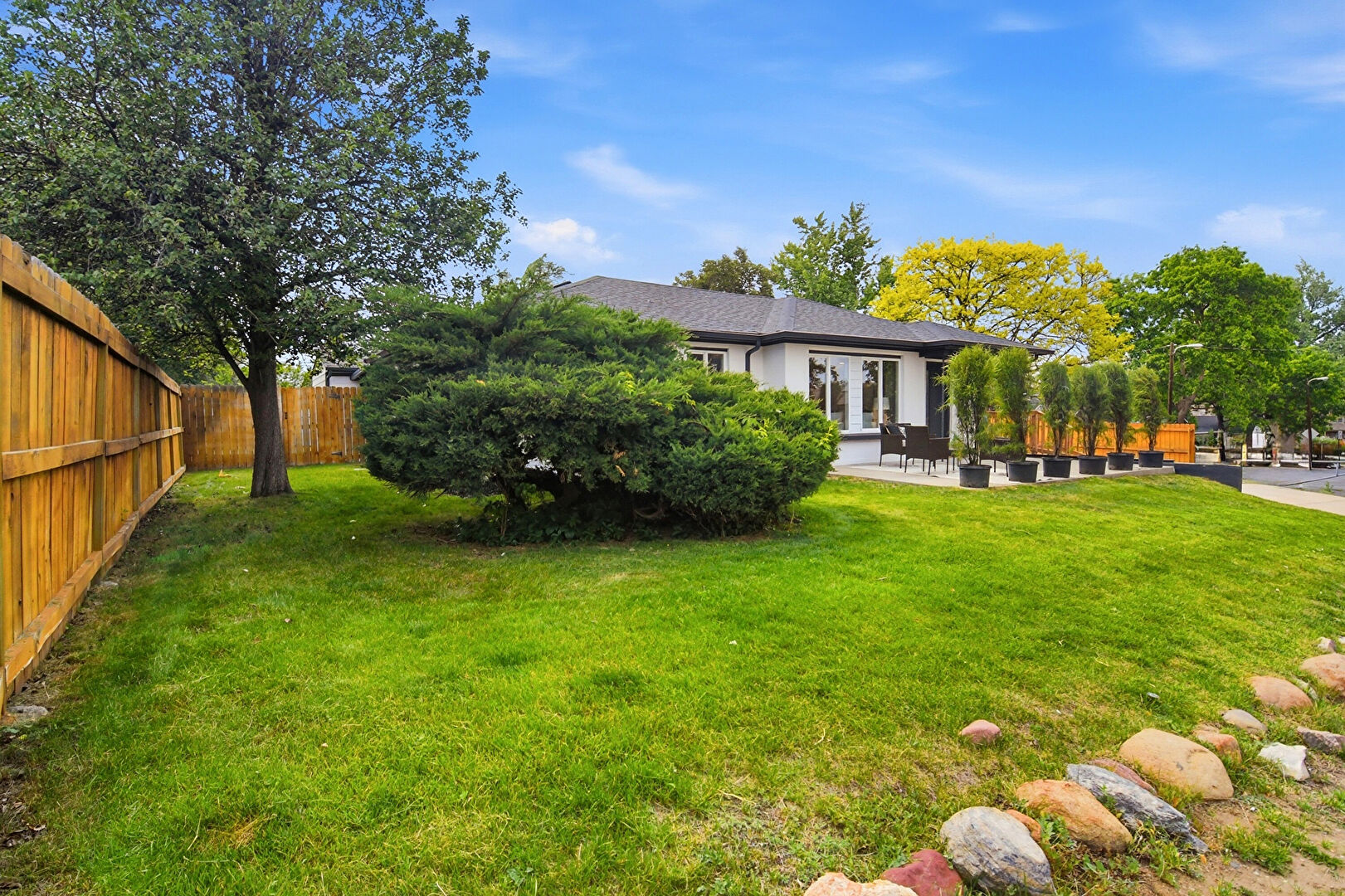 Front at 3075 South Emerson Way, Englewood, CO 80113, listed by Jeff Manley