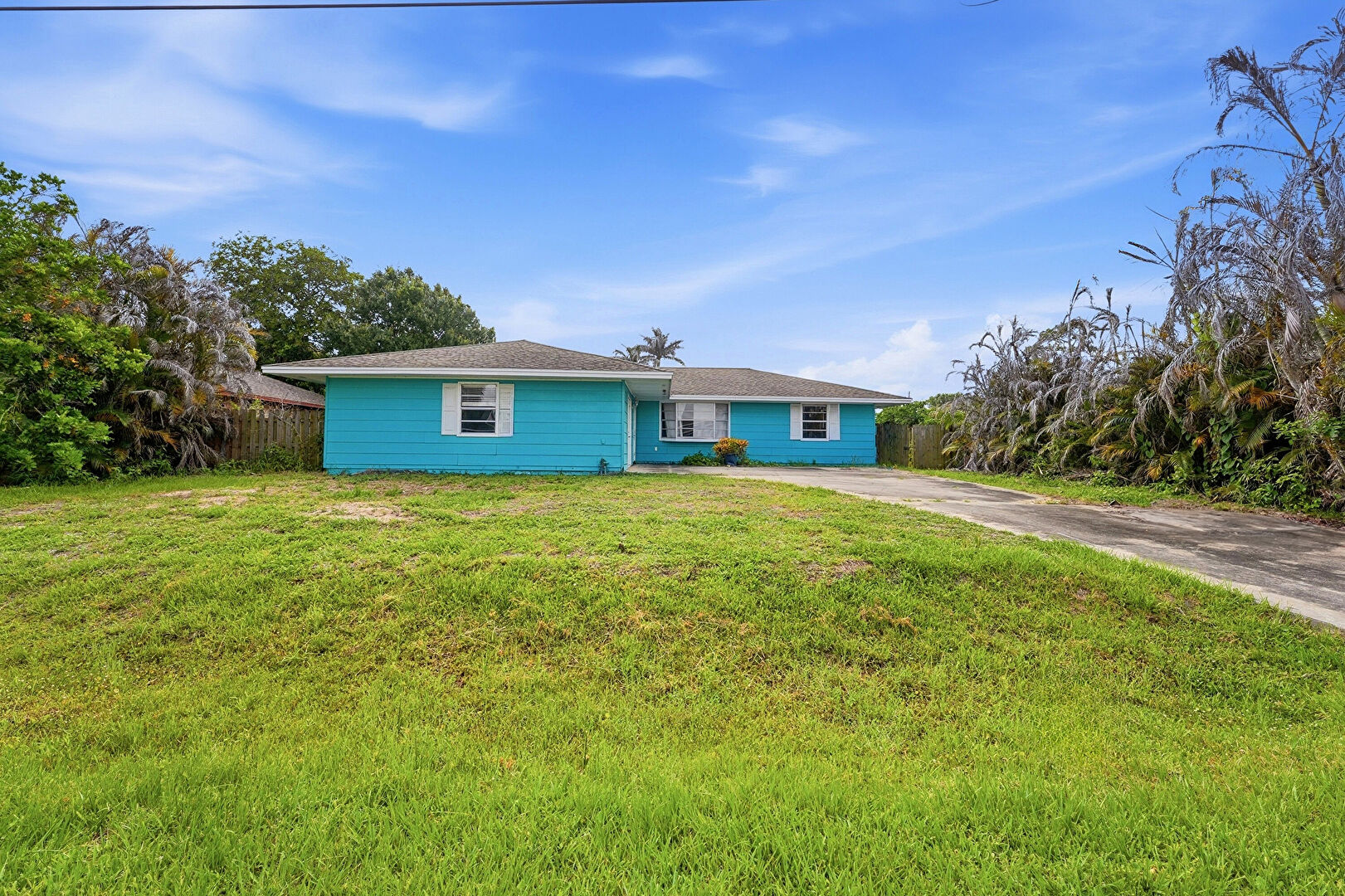 Front at 5808 Spruce Drive, Fort Pierce, FL 34982, listed by Sasha Pena