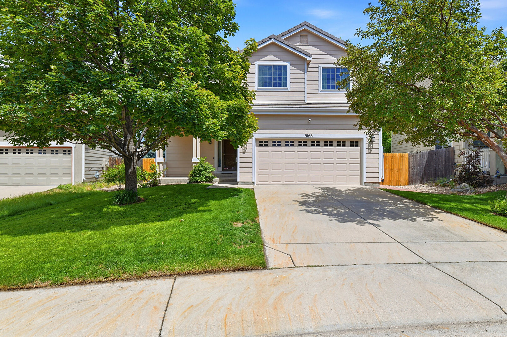 Front at 5166 S Shawnee Way, Aurora, CO 80015, listed by Jennifer Bozarth, MLS ID: 9351784