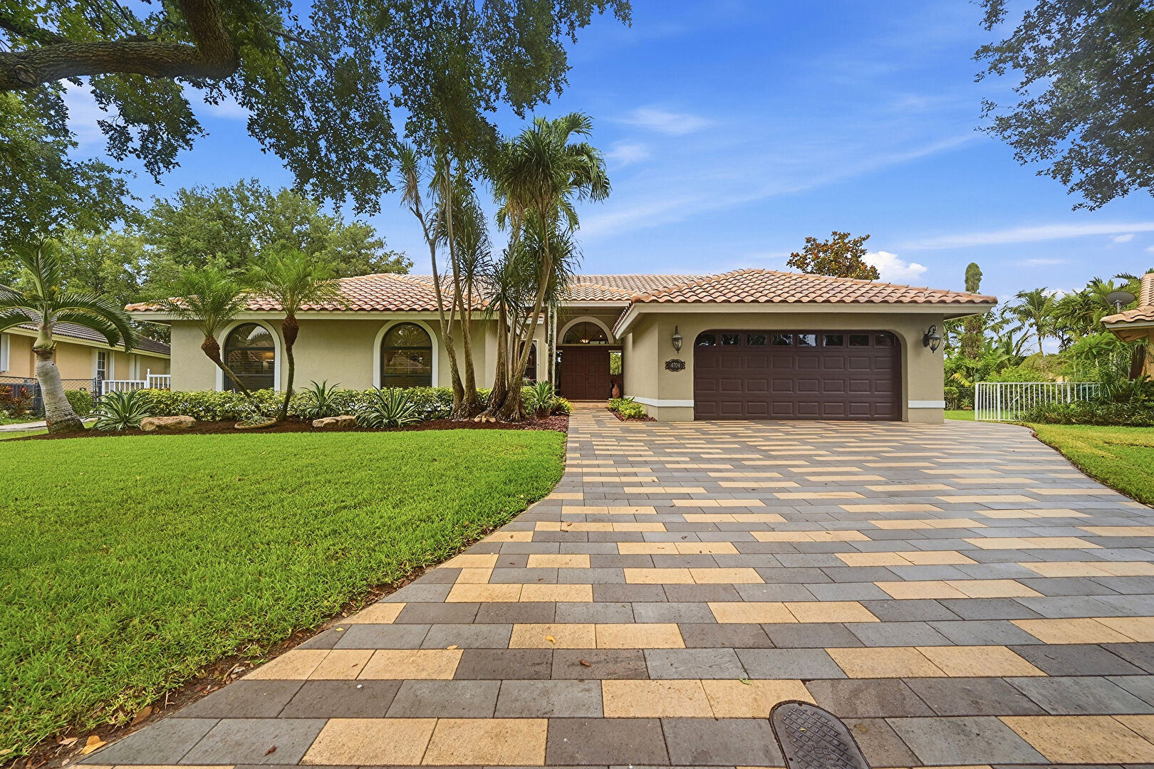 Front at 4704 NW 99th Lane, CORAL SPRINGS, FL 33076, listed by Barbara Feller, MLS ID: B26036839