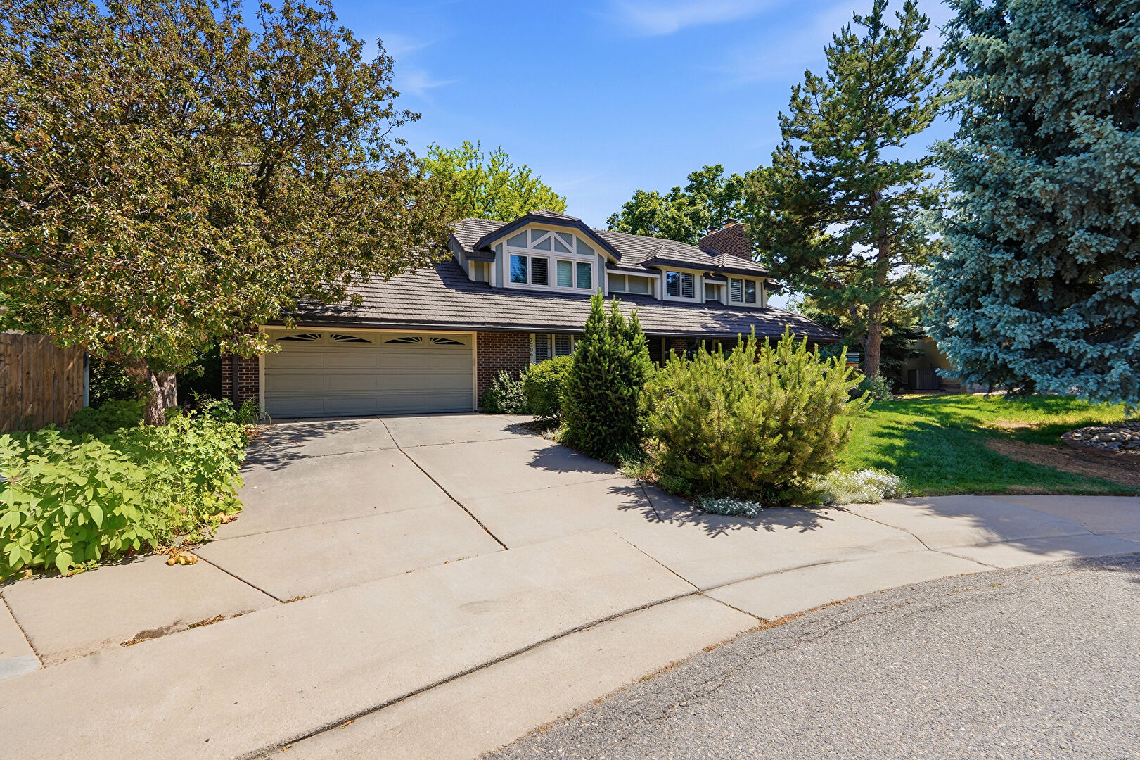 7706 South Forest Street, Centennial, CO 80122, listed by Missy Crew | Broker Associate