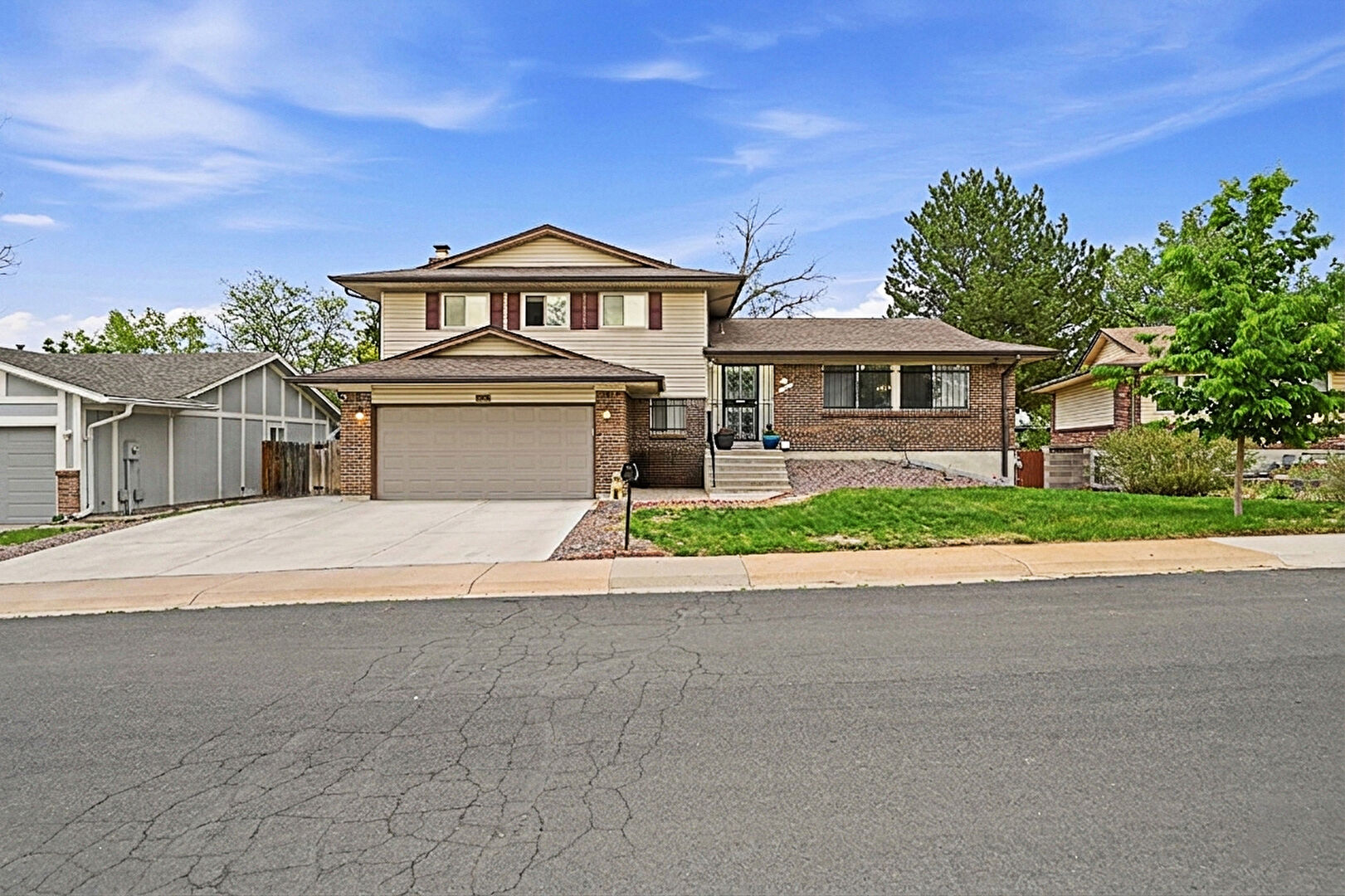 Front at 2662 South Quintero Way, Aurora, CO 80013, listed by Tami Gottsegen