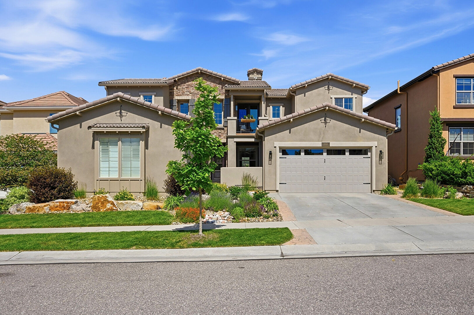 2383 S Lupine Way, Lakewood, CO 80228, listed by Libby Anglin, MLS ID: 1741200