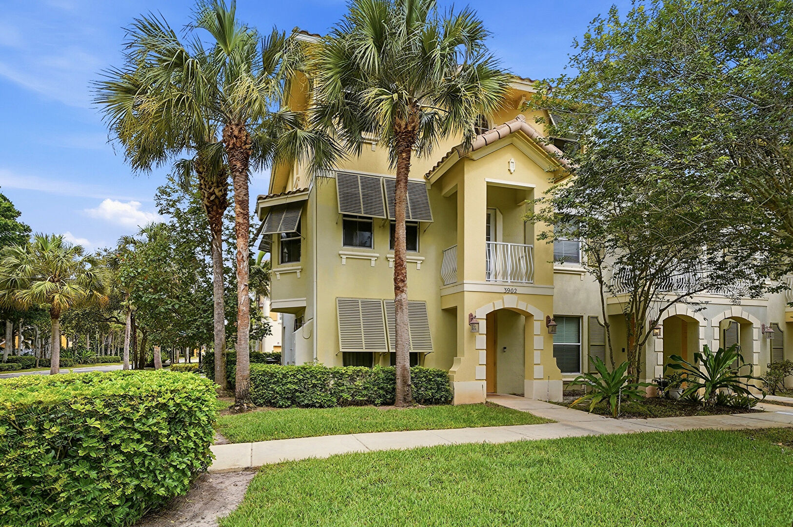 Front at 3902 White Peacock Lane, Coconut Creek, FL 33073, listed by Robert Castagna