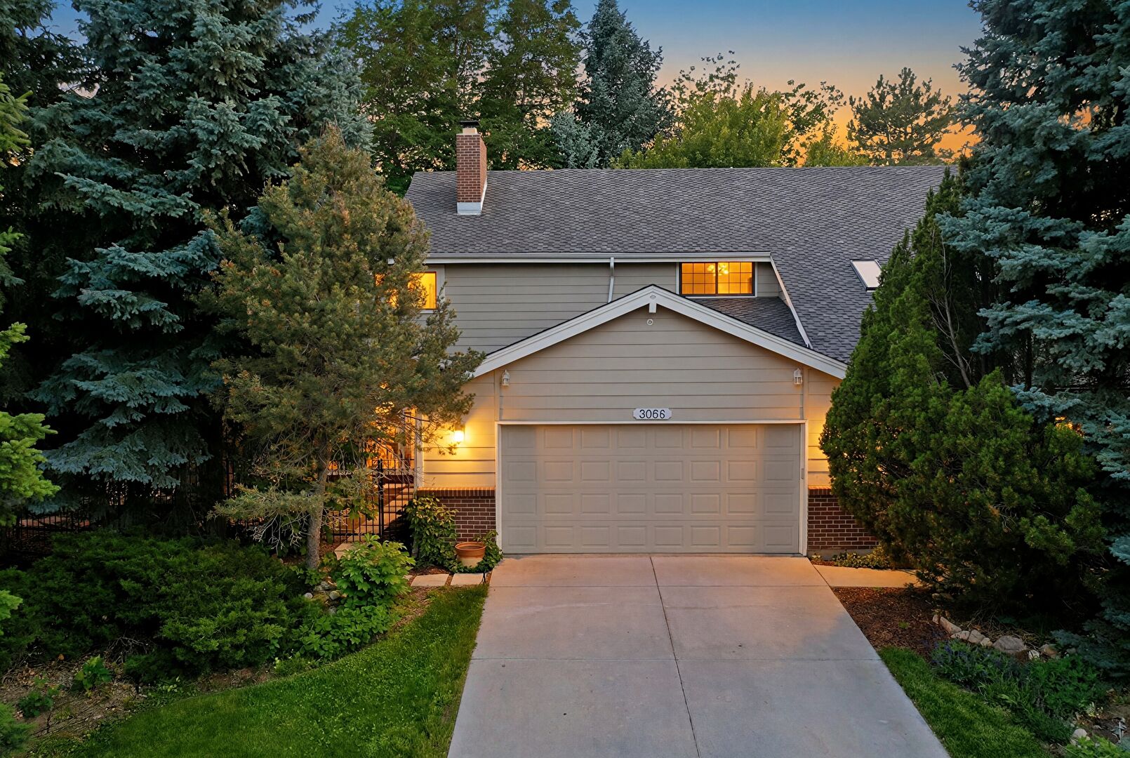 3056 East Hinsdale Avenue, Centennial, CO 80122, listed by Conrad Steller | Employing Broker, MLS ID: 9041926