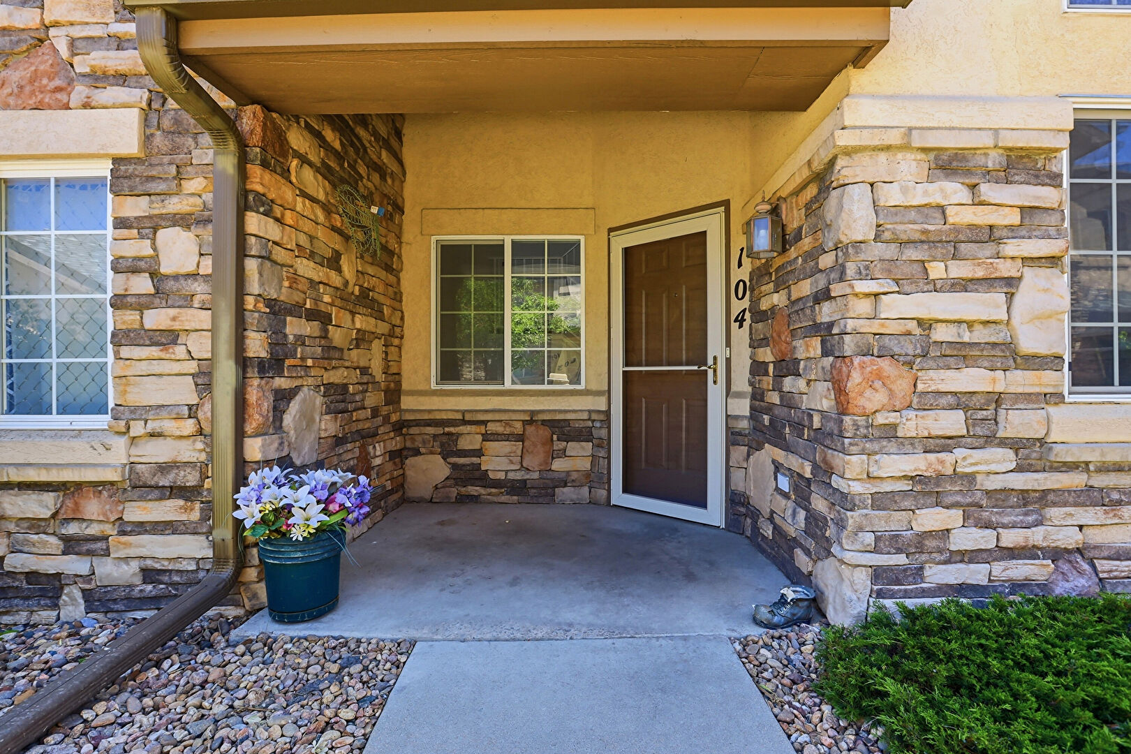 Front at 1435 S Chambers Road, 104, Aurora, CO 80017, listed by Adam Zaitz, MLS ID: 2638191