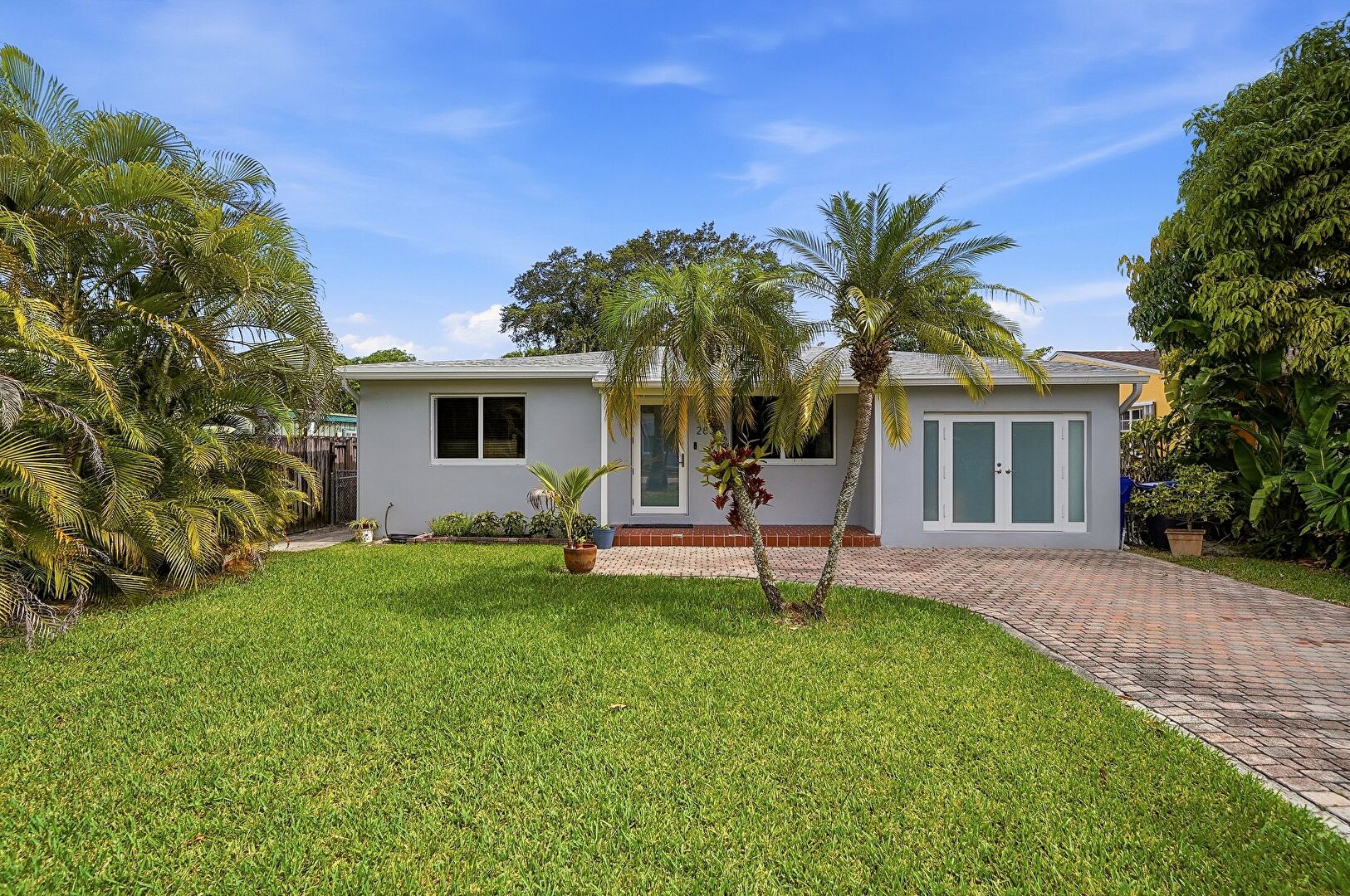 Front at 2834 Adams Street, Hollywood, FL 33020, listed by Raychel Vaskovic