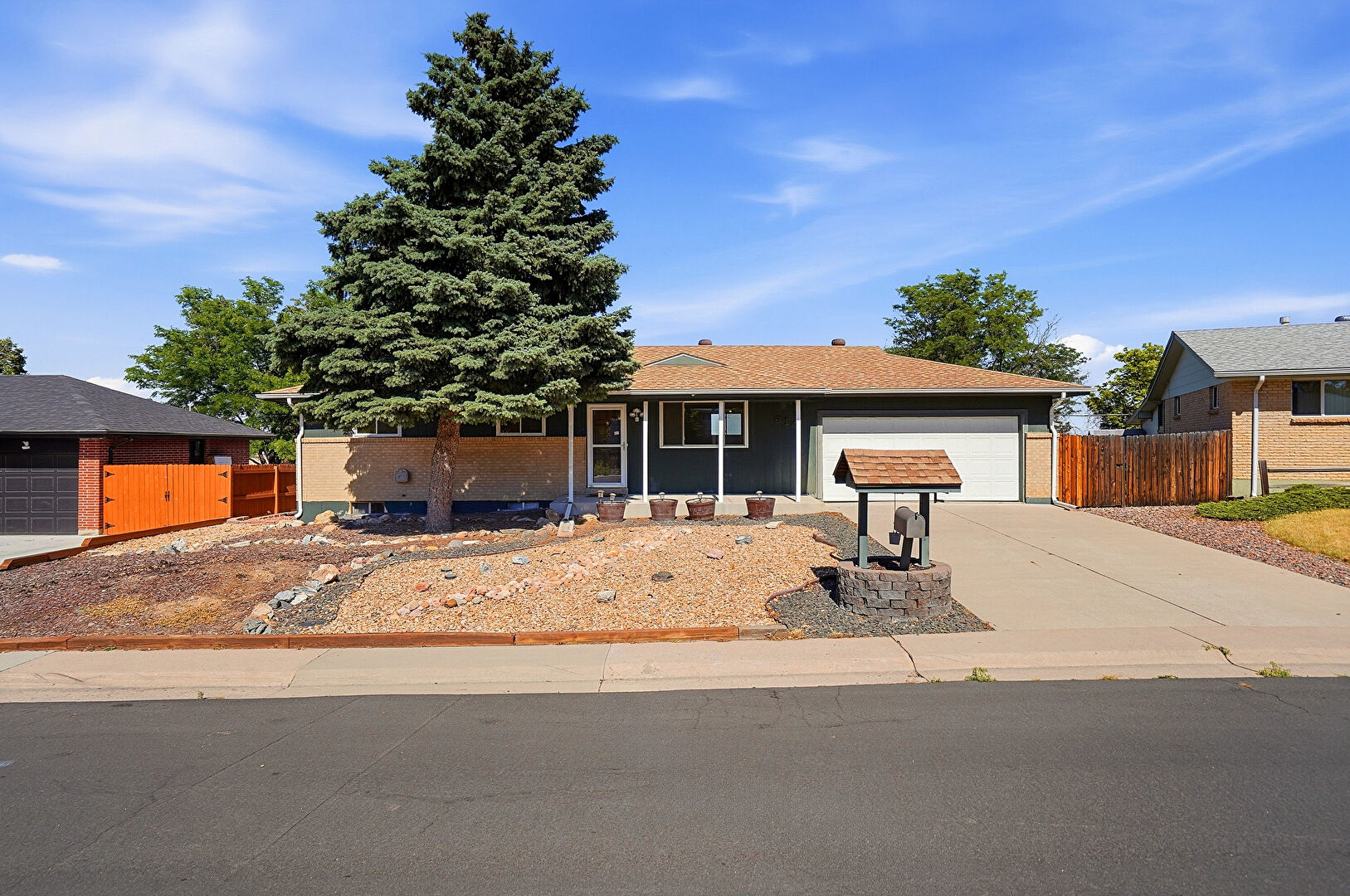 Front at 614 South Worchester Street, Aurora, CO 80012, listed by Kay Corken