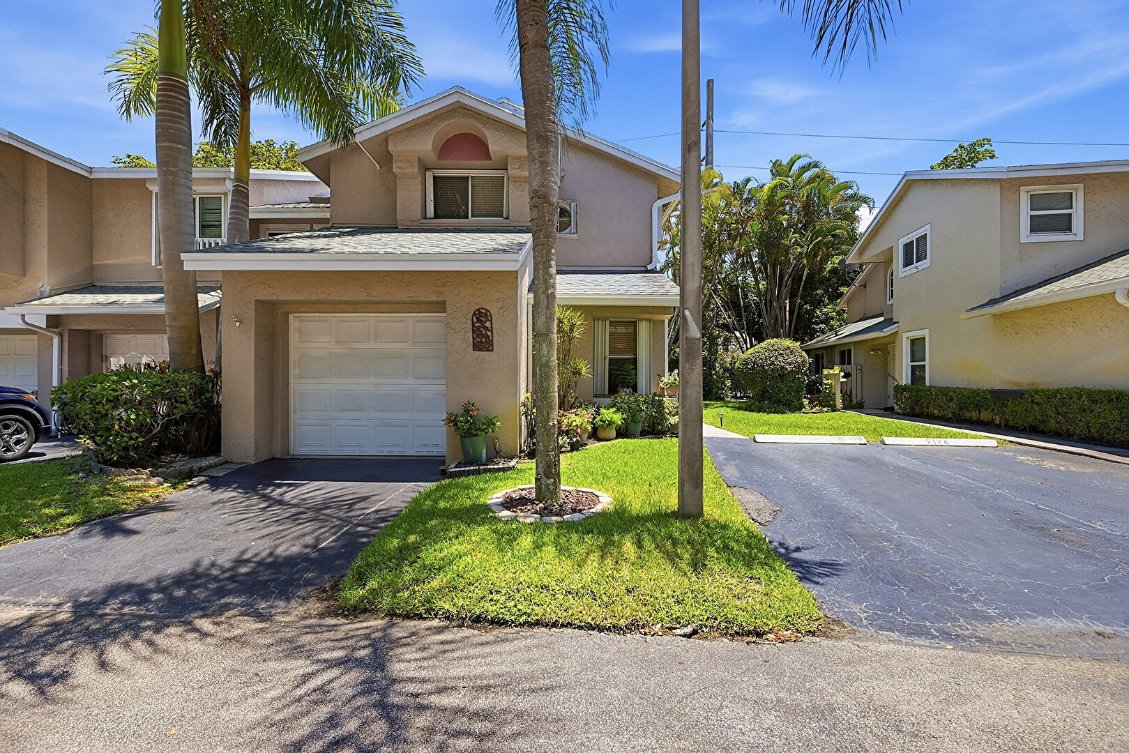 Front at 2118 Discovery Circle West, Deerfield Beach, FL 33442, listed by Taylor London
