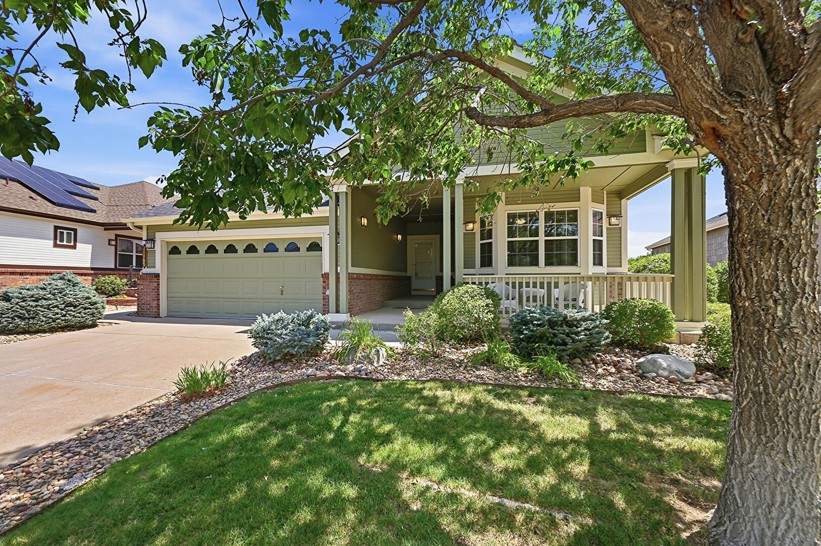 Front at 21993 E Heritage Parkway, Aurora, CO 80016, listed by Jeffery Uscier, MLS ID: 9310356