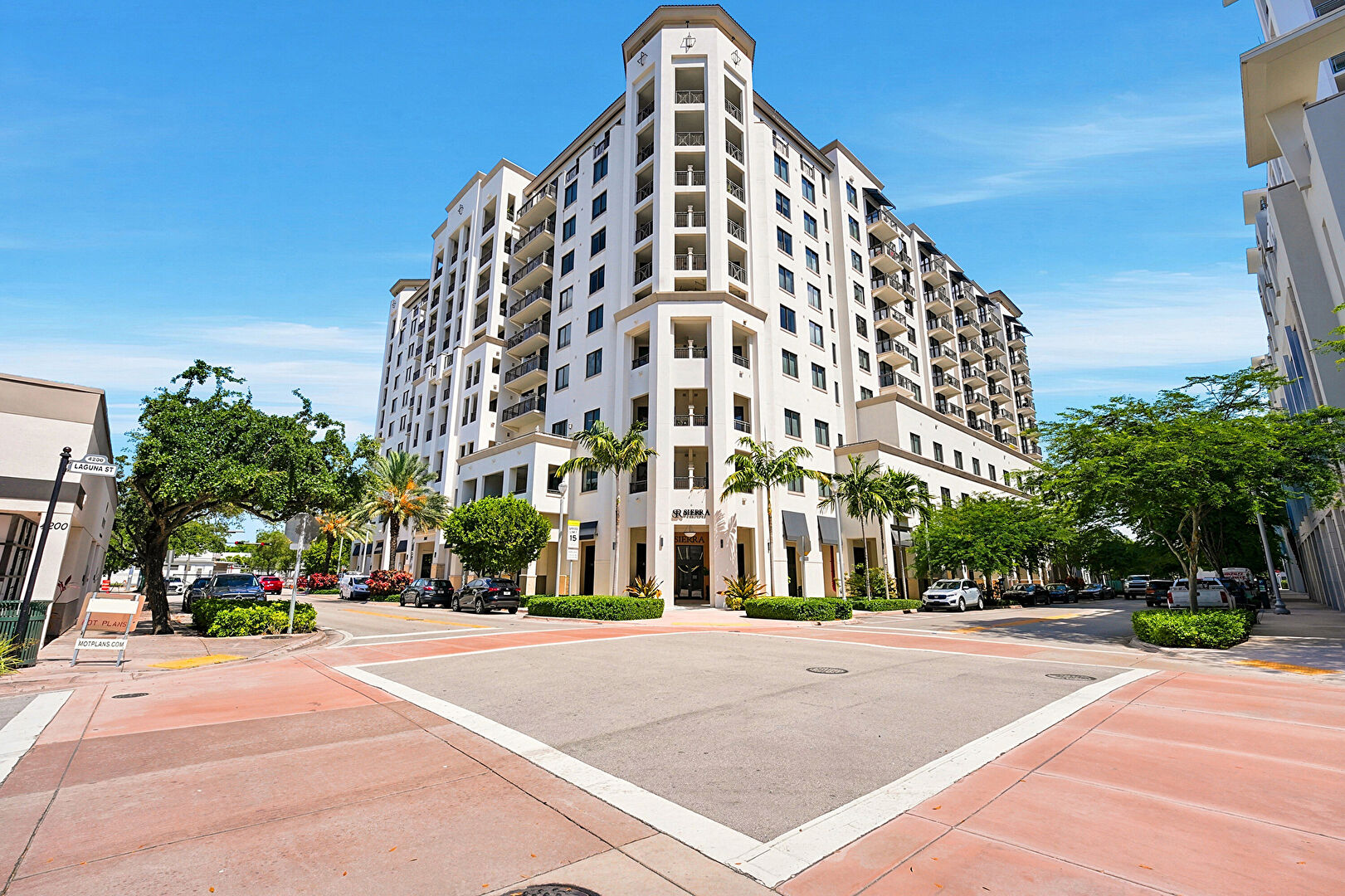 Outdoor Structure at 301 Altara Avenue, UPH 1005, Coral Gables, FL 33146, listed by Sheyla Sandoval
