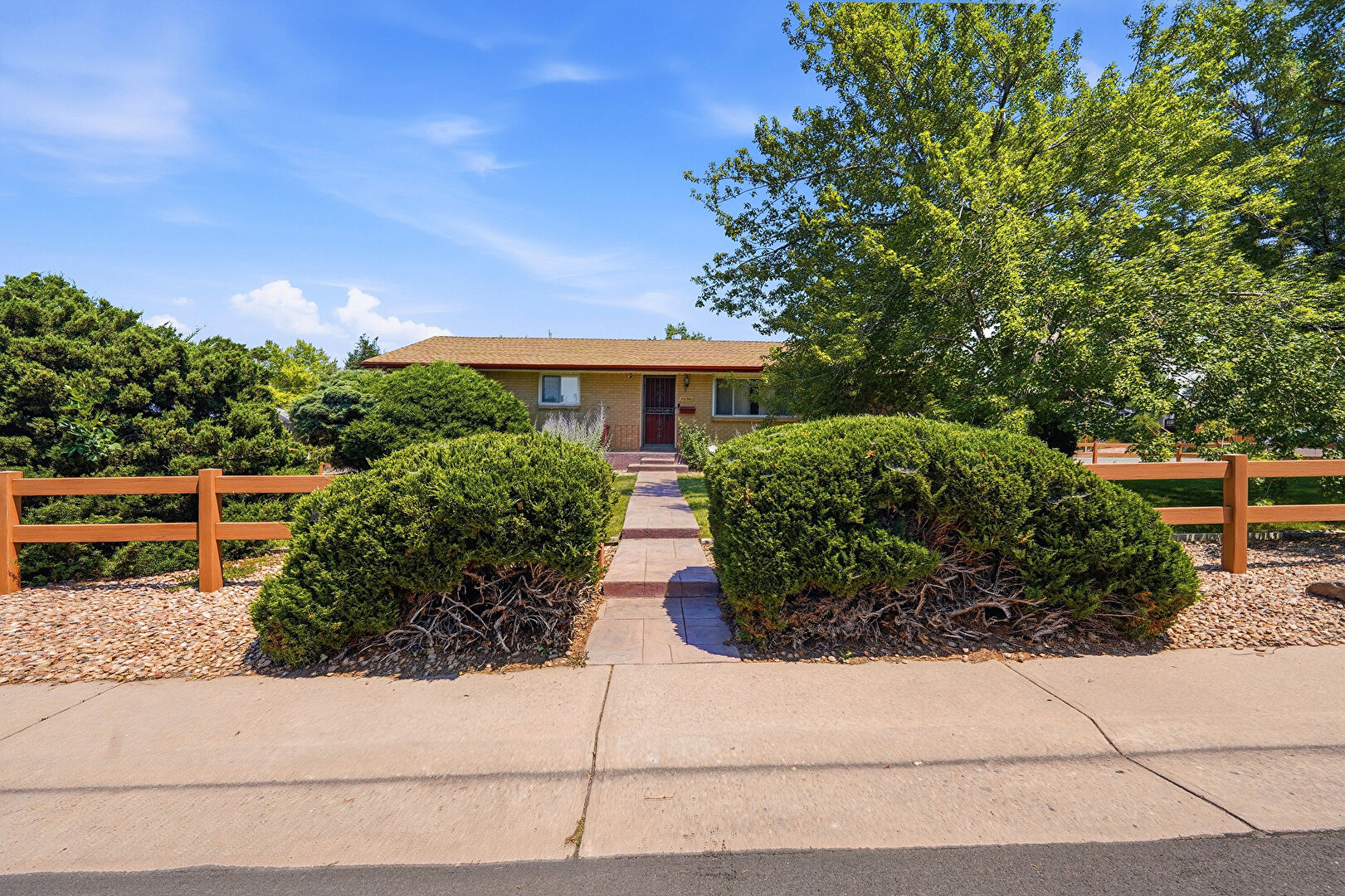 7290 South Penrose Court, Centennial, CO 80122, listed by Missy Crew | Broker Associate