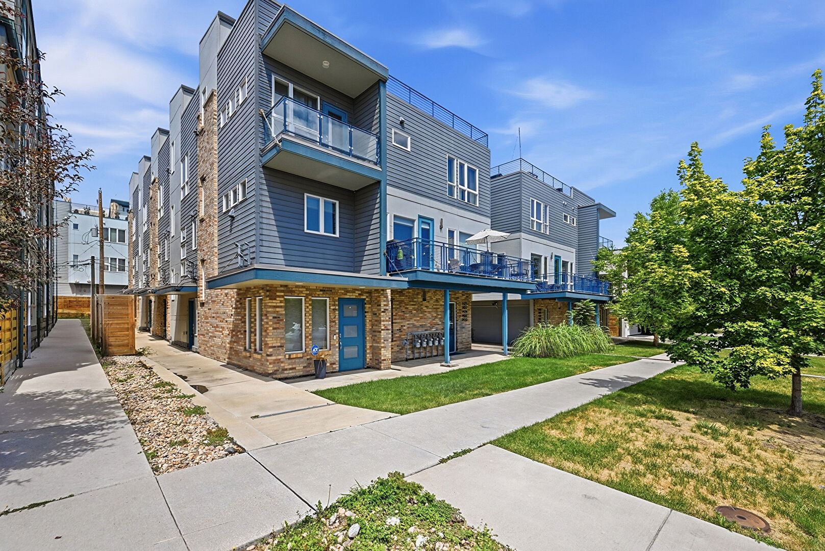 Front at 1927 N Hooker St, Denver, CO 80204, listed by Taylor Haas