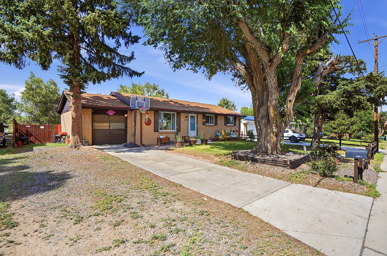6895 West Bayaud Avenue, Lakewood, CO 80226, listed by RaNae Rodriguez, MLS ID: 9033617