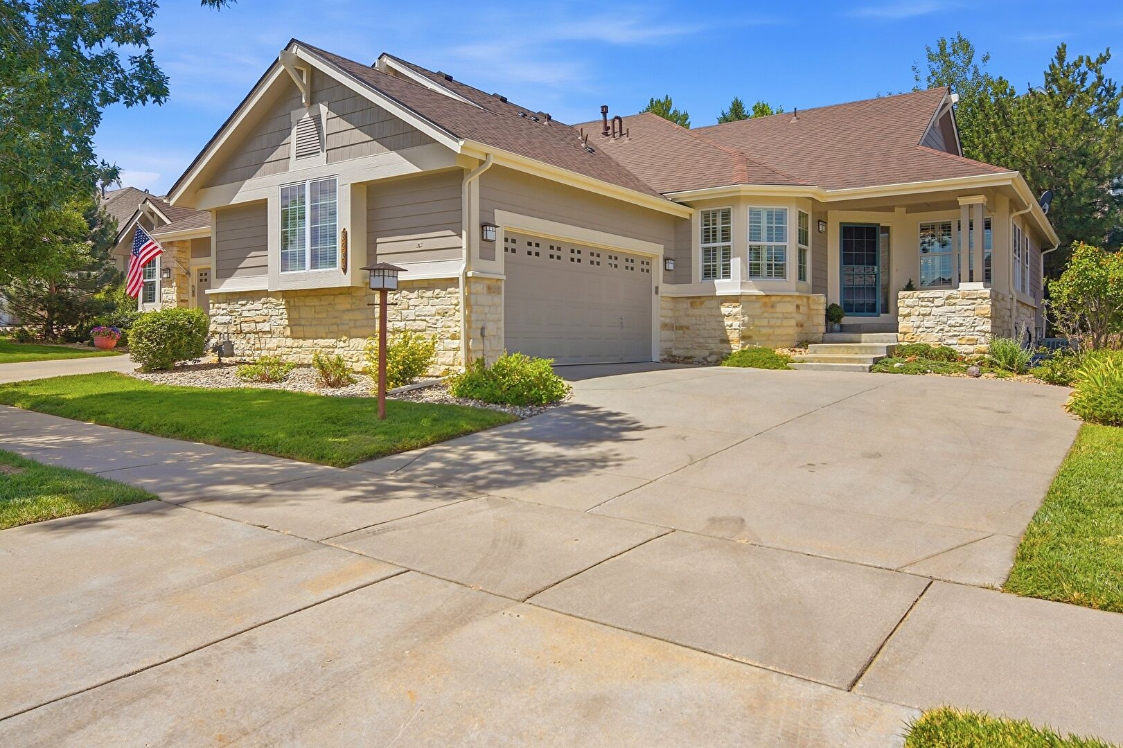 Front at 8206 S Tempe Ct, Aurora, CO 80016, listed by Beth Gibson