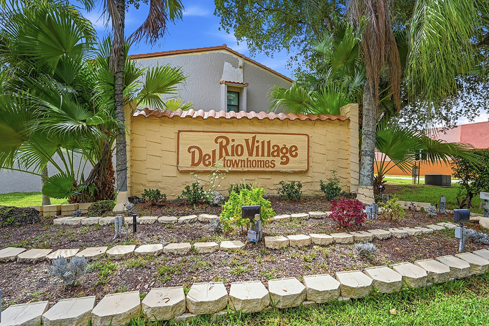 Community Sign at 4012 Del Rio Way, Sunrise, FL 33351, listed by Meirav Susi