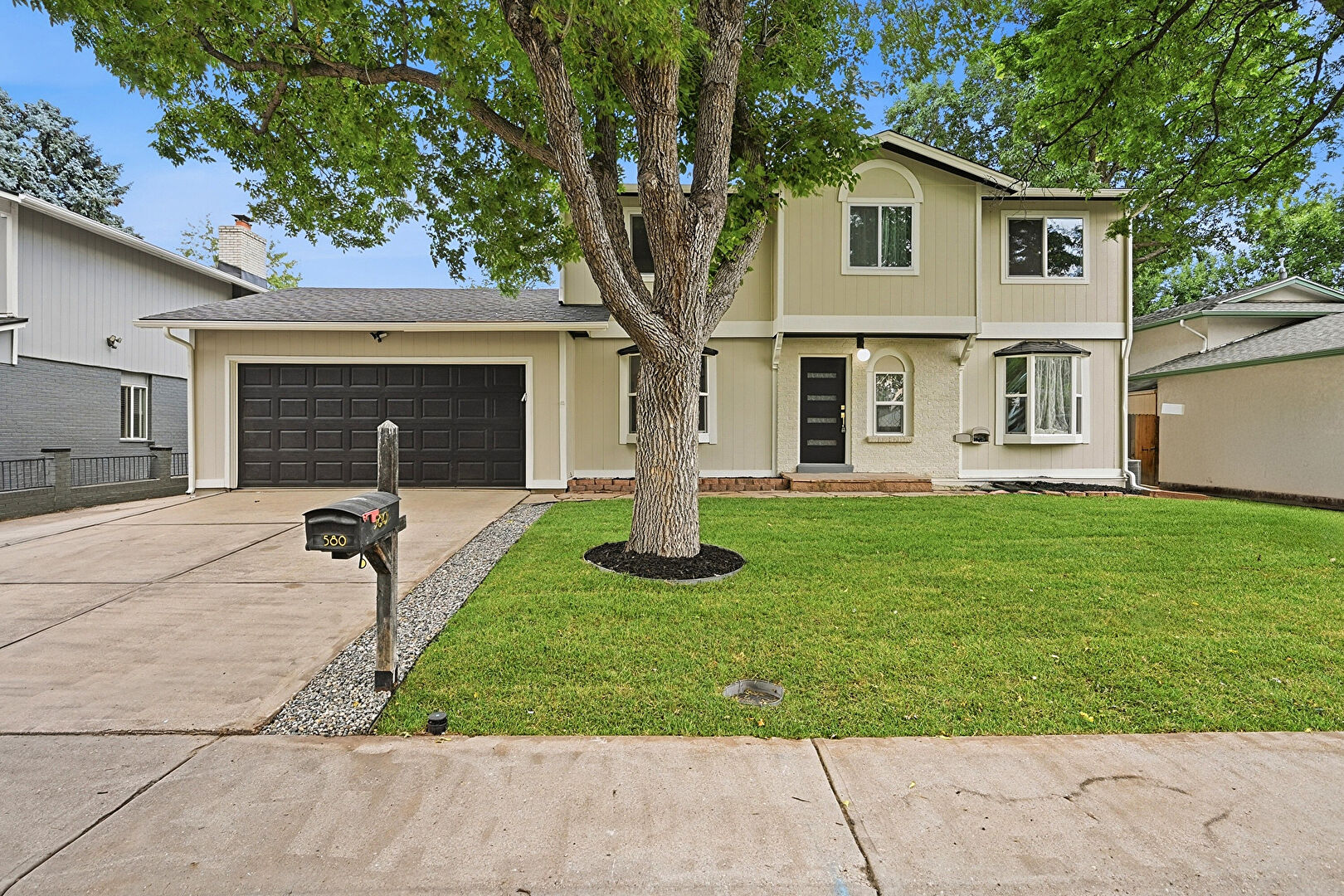 Front at 580 South Field Court, Lakewood, CO 80226, listed by Robert Gruber