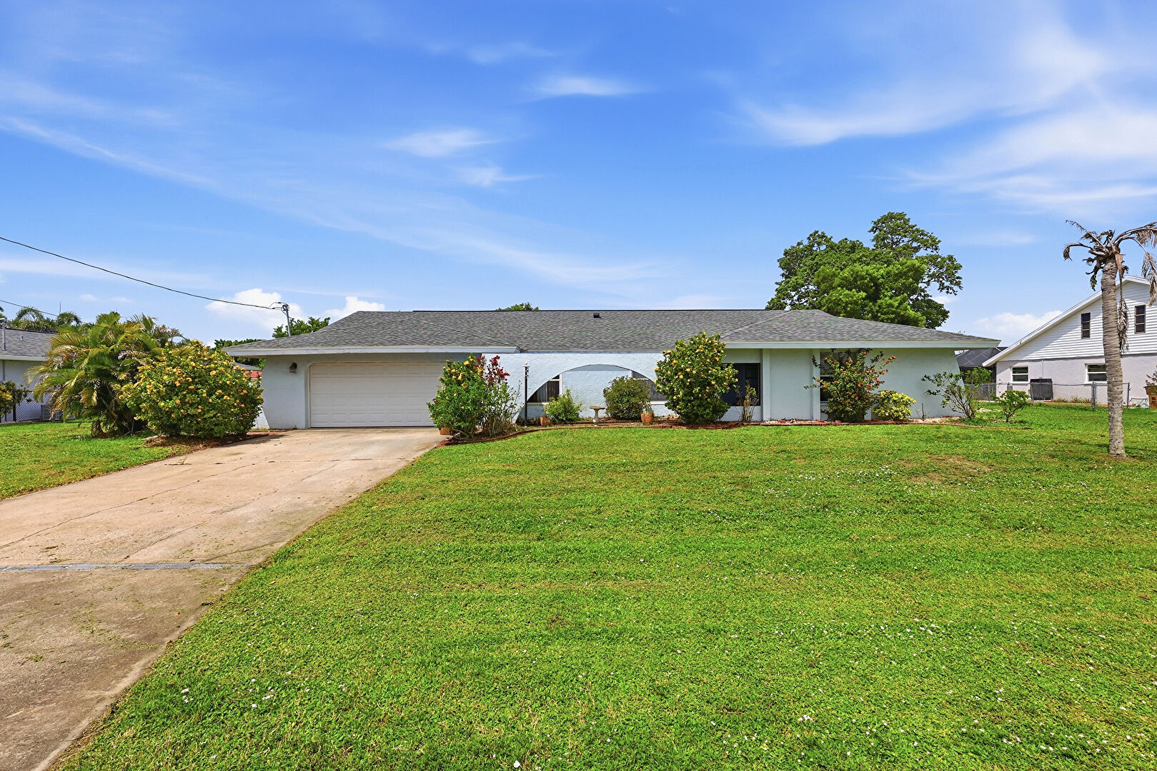 Front at 3812 Southeast 10th Avenue, Cape Coral, FL 33904, listed by Gordon Kelly