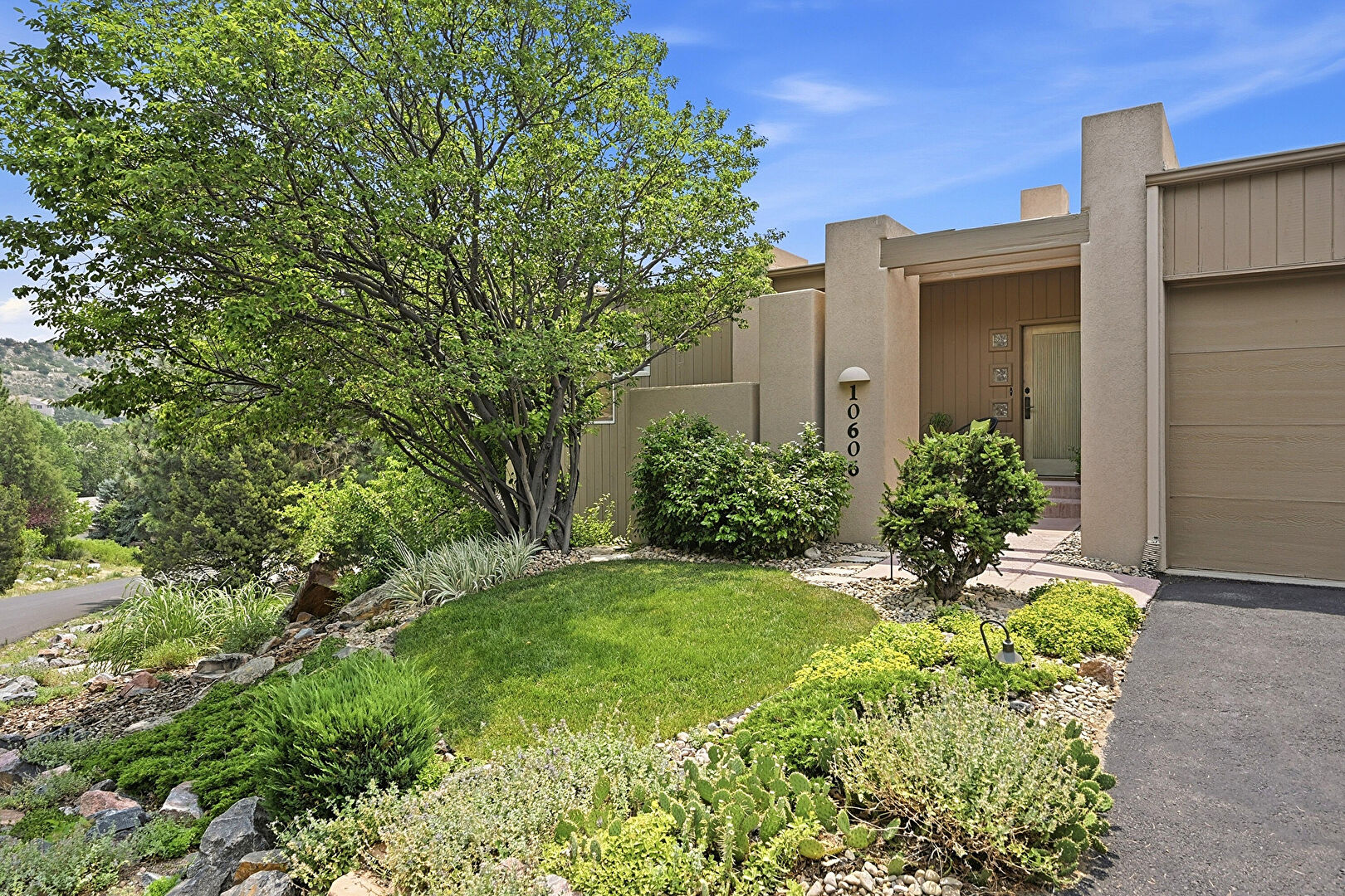 Front at 10606 Brown Fox Trail, Littleton, CO 80125, listed by Kristen White