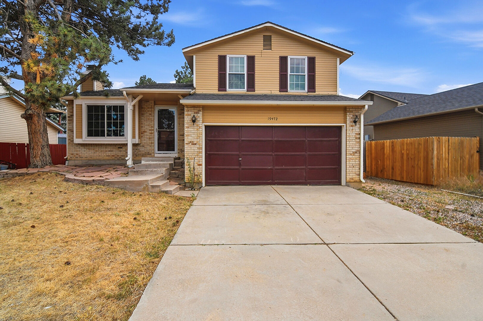 Front at 19472 E Princeton Pl, Aurora, CO 80017, listed by Jessica Kuhn