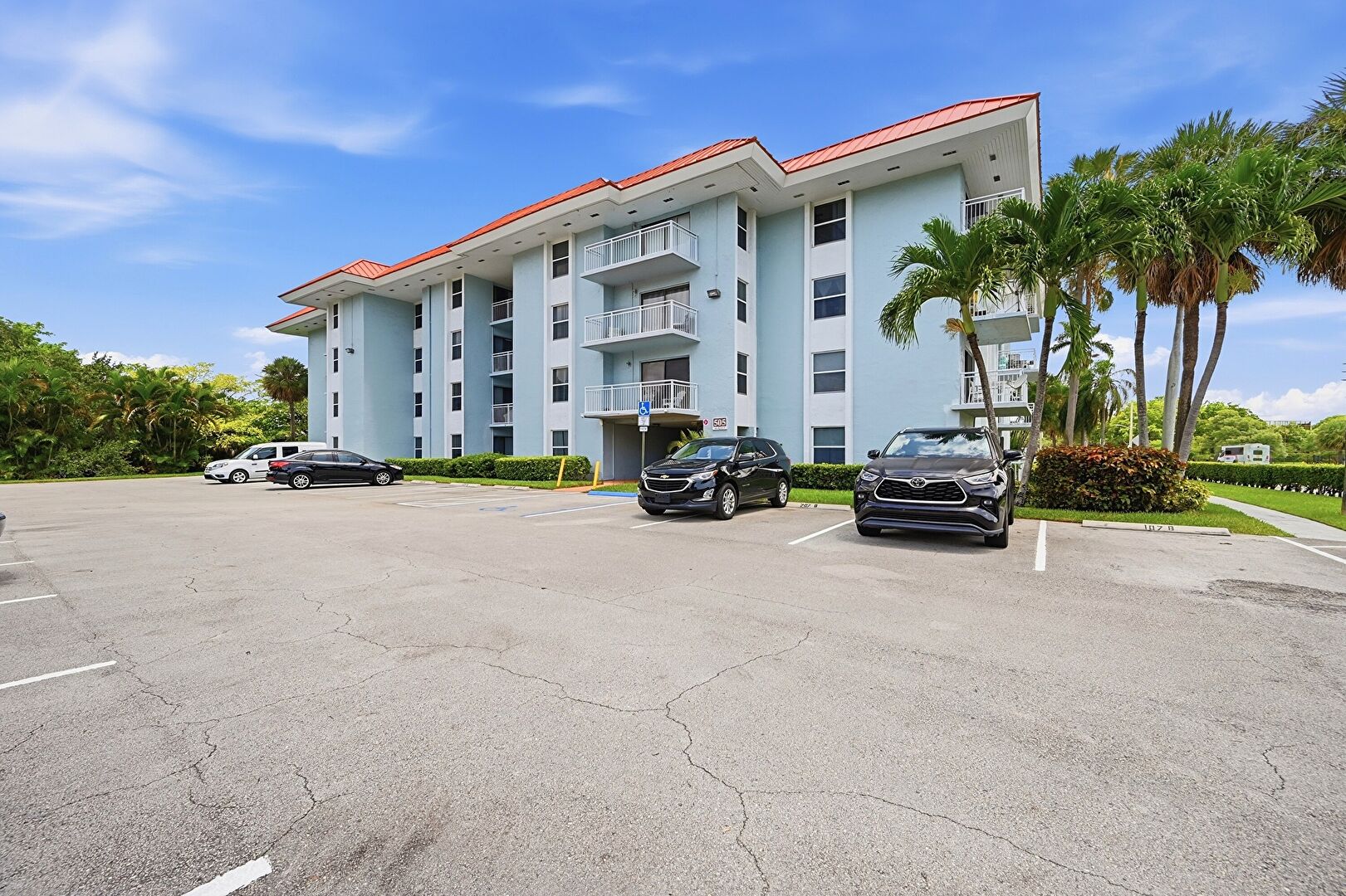 Front at 505 South Pine Island Road, 310, Plantation, FL 33324, listed by Meirav Susi