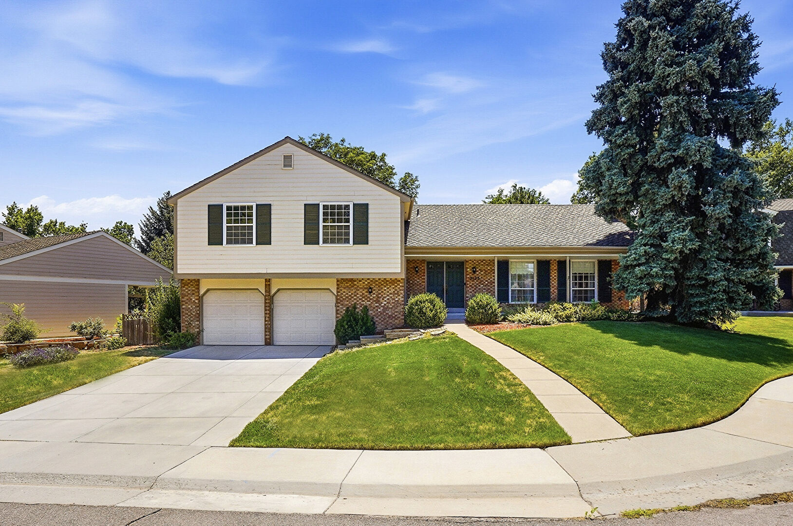Front at 5123 S Iris Way, Littleton, CO 80123, listed by Dana Dalvit, MLS ID: 6636776